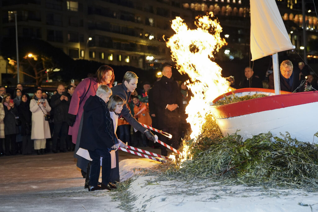 La Principessa Charlene di Monaco con i figli Jacques e Gabriella alla Festa di Santa Devota 2023