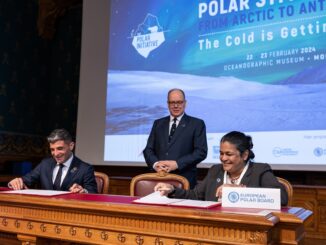 Olivier Wenden vice presidente della FPA2 ha firmato davanti al Principe Alberto II un accordo con l'European Polar Board