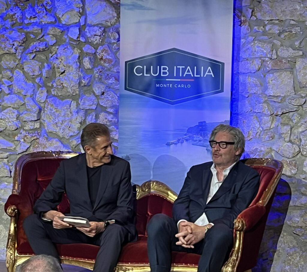 Club Italia Monte-Carlo ha presentato Ezio Greggio che ha intervistato Paolo del Debbio che ha scritto il libro "Il popolo delle libertà"