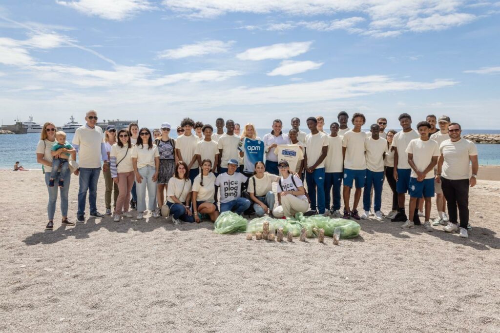 L'associazione amici del museo Oceanografico e l'ASMonaco, hanno effettuato una pulizia della spiaggia di Cap D'ail dove purtroppo i mozziconi di sigarette restano le prime ad inquinare la spiaggia e il mare