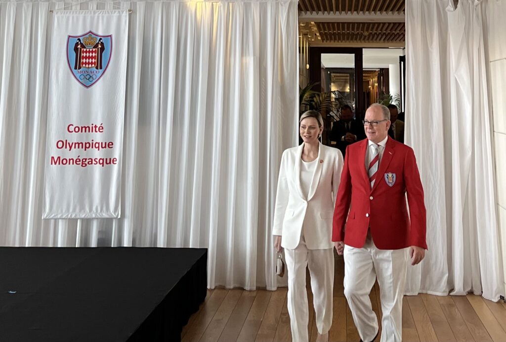  il Principe Alberto II, Presidente del Comitato Olimpico Monegasco, ha presentato allo Yacht Club  I 5 atleti che rappresenteranno i colori monegaschi ai Giochi Olimpici di Parigi 2024.