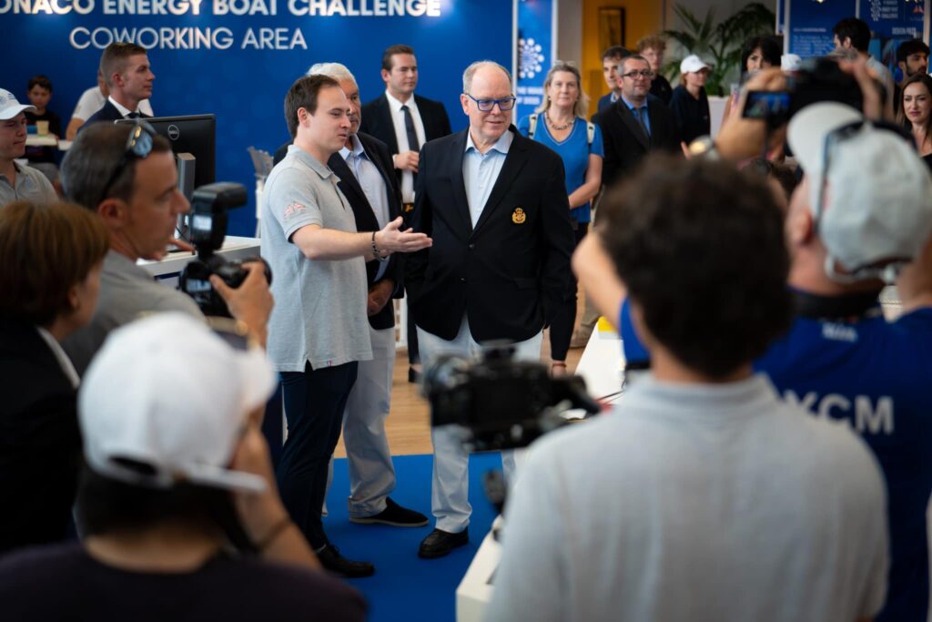 Il Principe Alberto II visita il Monaco Energy Boat Challenge