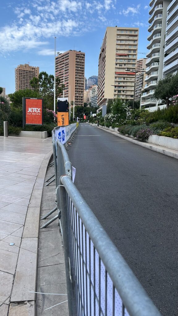 Una domenica a Monaco senza traffico: riscoprire la città e il buon umore