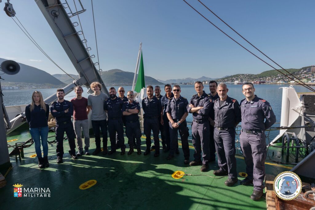 Il giovane ricercatore italiano Matteo Monzali,  partecipa alla campagna High North 24, organizzata dalla FPA2 di Monaco e l'Istituto Idrografico della Marina