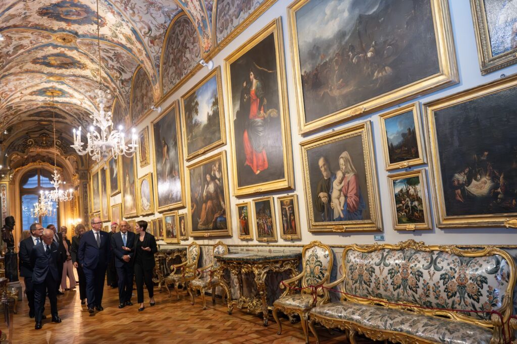 Visita a Villa Medici a Roma per il Sovrano di Monaco