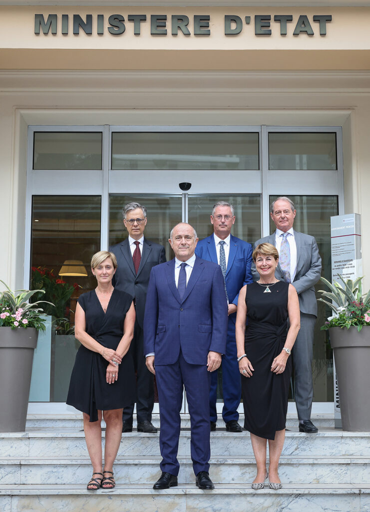 Nuova foto di gruppo del governo del Principe di Monaco