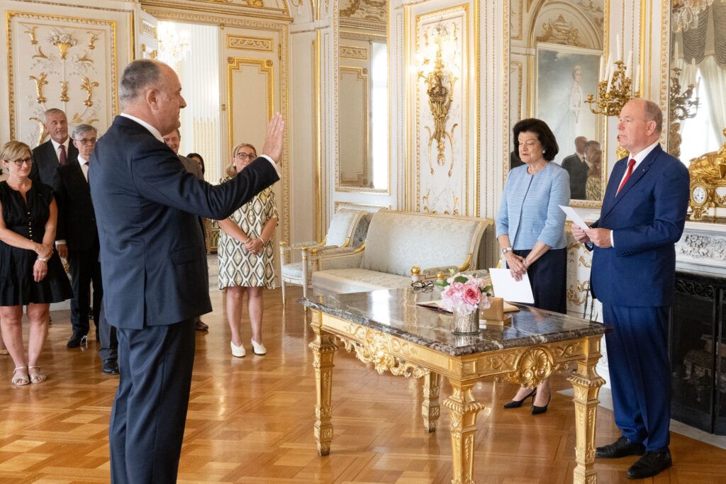 Didier Guillaume Ministro di Stato di Monaco ha prestato giuramento davanti al Principe Alberto II