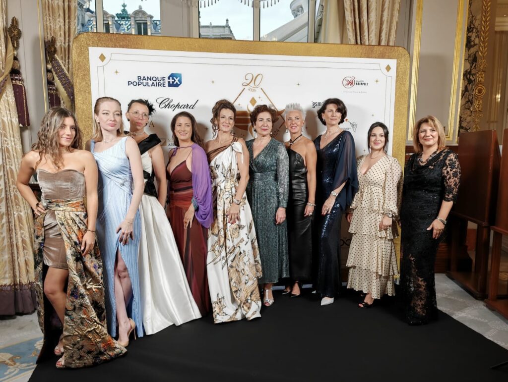 L’Association des Femmes Chefs d’Entreprises di Monaco (AFCEM) ha festeggiato i suoi primi 20 anni di esistenza presieduta da Johanna Houdrouge e vice presidente Leila Chiha