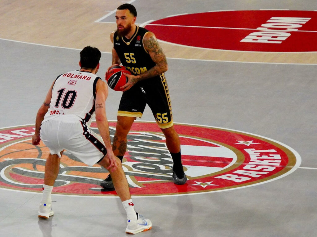 Mike James reduce da un intervento alla schiena