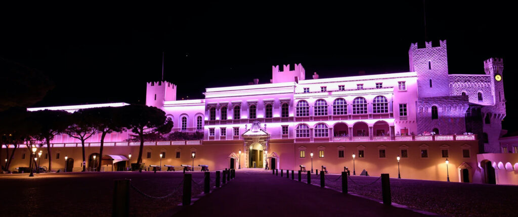 Pink Ribbon illumina Monaco di Rosa