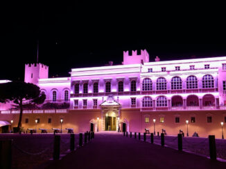 Pink Ribbon illumina di Rosa il Principato di Monaco