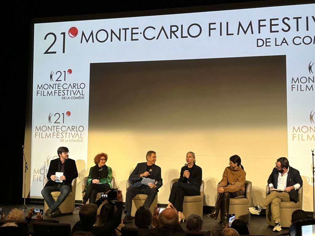 Ezio Greggio ha presentato la giuria del Festival de la Comedie: Ricky Memphis, Andrea Ferreol, la presidente di giuria Anne Brochet, federica Sabatini