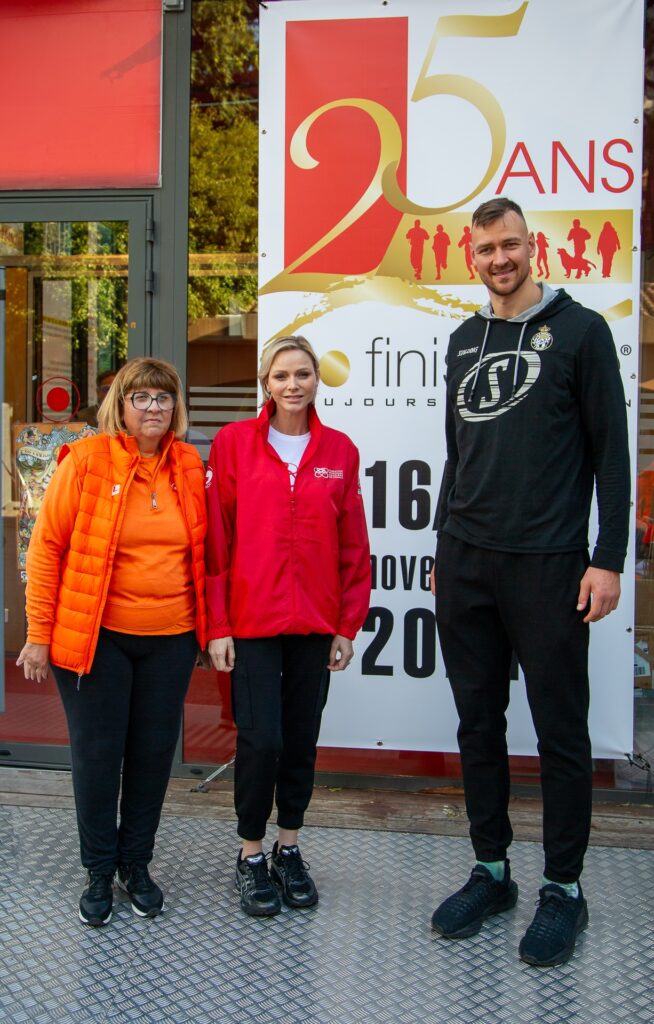 Al centro la Principessa, a sinistra Ariane Favaloro presidente NFL e Donatas Montejunas capitaine della Roca Team. 