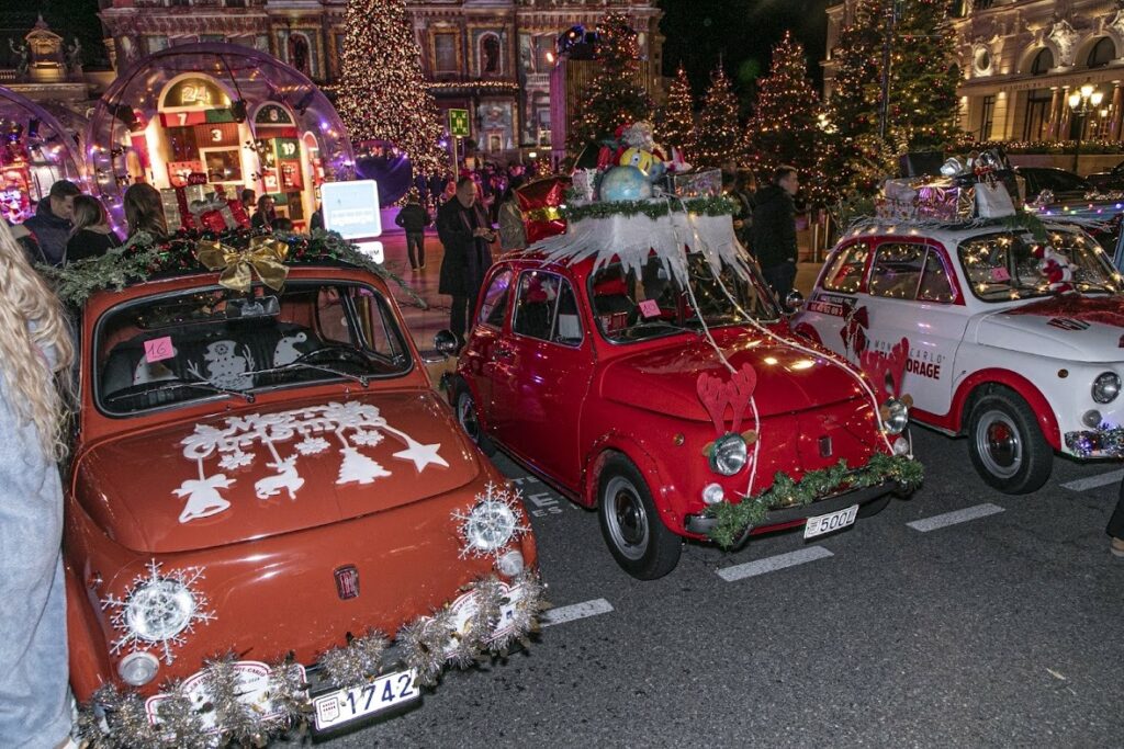 Il Club Fiat 500 Monte-Carlo ha registrato un bel successo con la parata di 500 natalizie.