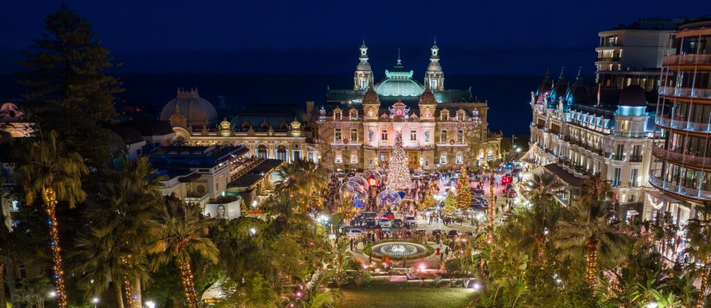 Tante serata a Monaco perla notte di San Silvestro ed accogliere il 2025 tra festa sulla piazza del Casinò, opera e serate in vari locali