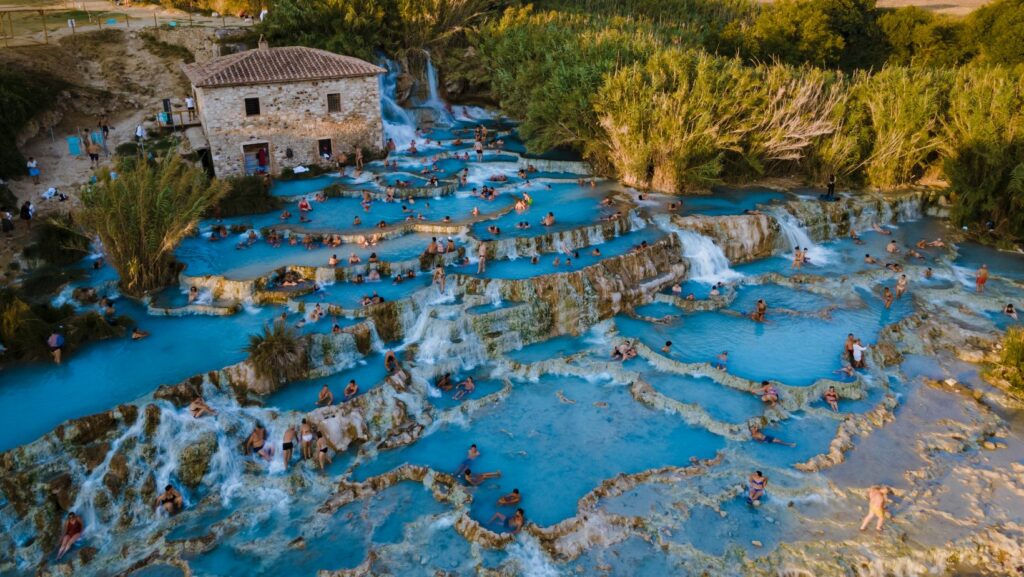 Saturnia e le sue terme: un'oasi di benessere nella maremma Toscana