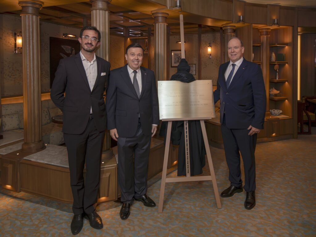 Il Principe Alberto II, con Charles Leclerc, ha inaugurato Marlow il ristorante aa MareTerra a Monaco