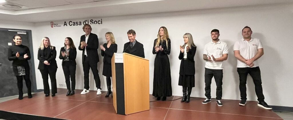 Jacques Pastor, vice-sindaco con delega al Servizio Municipale per lo Sport e le Associazioni, con alcuni altri consiglieri comunali ha accolto i presidente delle associazioni iscritti "A Casa di Soci".