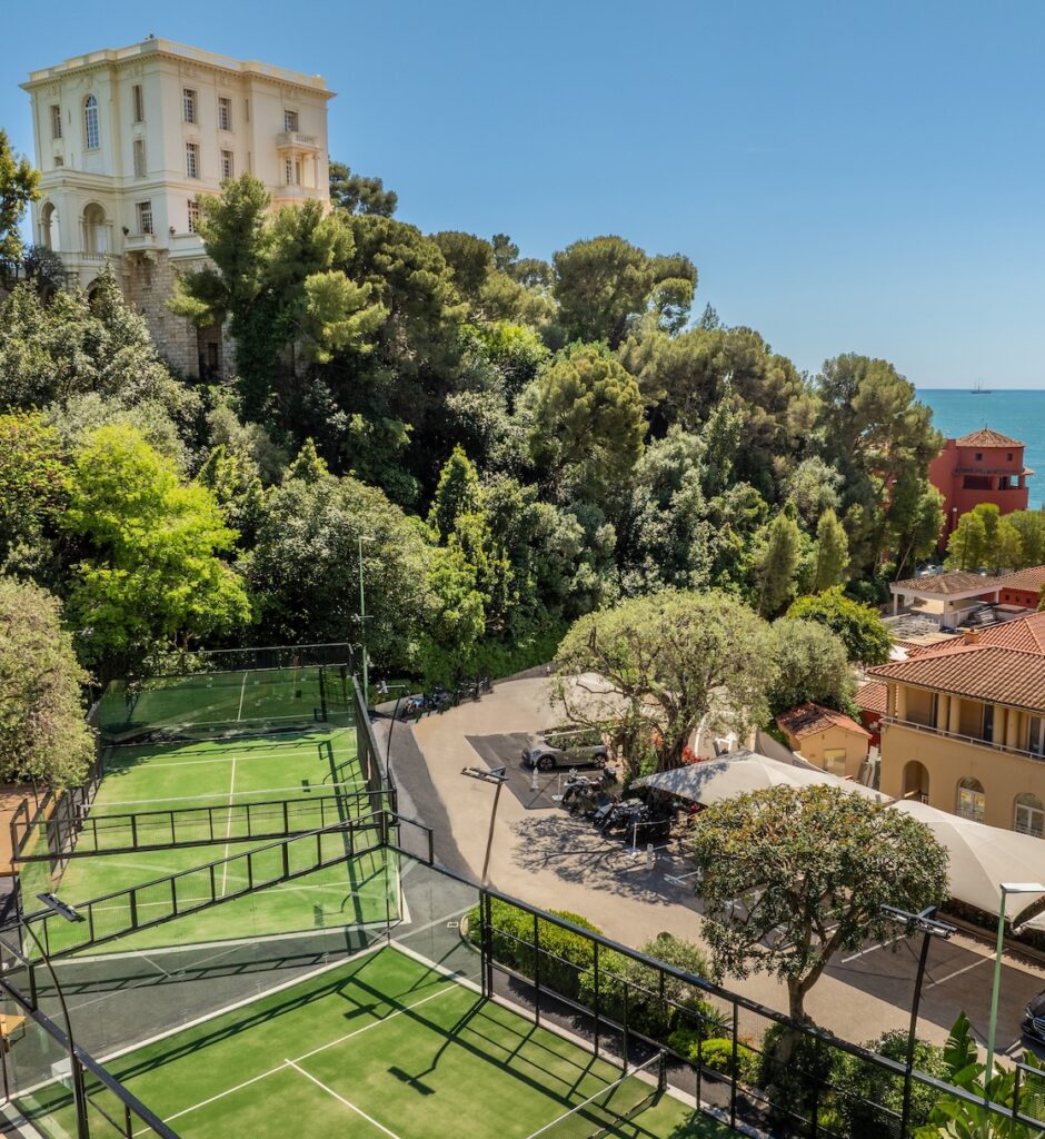 Monte-Carlo Beach, riapre il Deck: eleganza Mediterranea