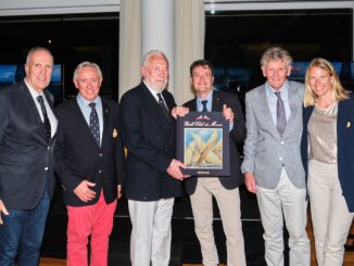 Sir Robin Knox-Johnston, vera leggenda del mare, è stato il protagonista di un’appassionante conferenza organizzata dallo Yacht Club de Monaco