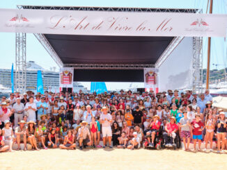 Allo YCM Festa del mare con parata d'imbarcazioni nel porto Hercule