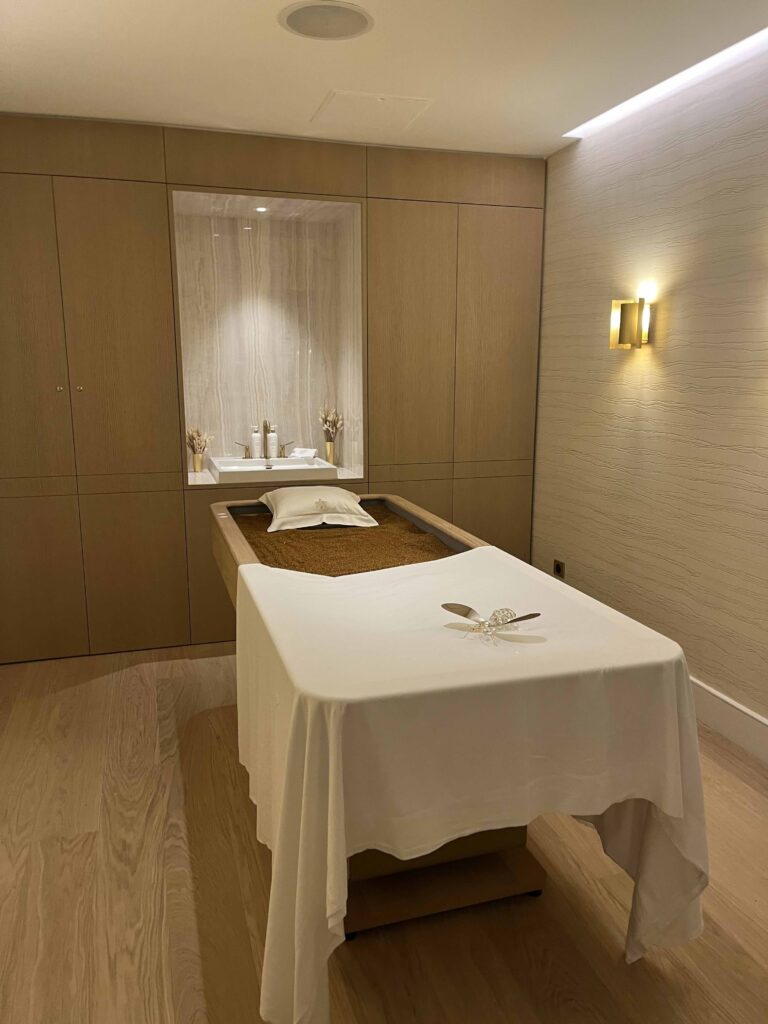 Golden Sand lettino con cristalli di quarzo caldi