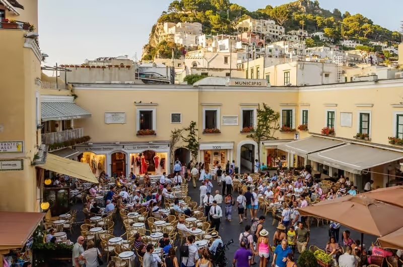 La celebre Piazzetta di Capri