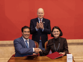 S.A.S. il Principe Albert II, ha assistito alla firma d'accordo tra l'Istituto Oceanografico di Monaco,Cyril Gomez, e il CFM-Indosuez Bénédicte Chrétien