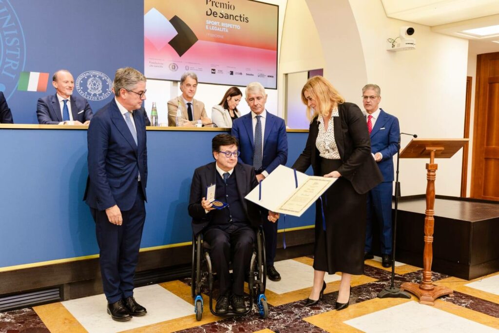 Premio De Sanctis: l'ambasciatore di Monaco in Italia Anne Eastwood consegna il riconoscimento a Luca Pancalli