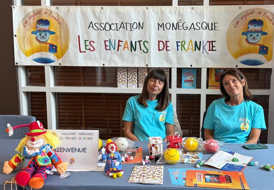 
L'associazione Les Enfants de Frankie, con le volontarie Cristina Perugi e Silvia Deserti.