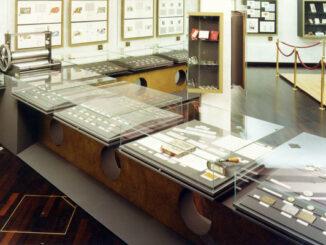 Dal 4 ottobre al 31 dicembre 2025, il Museo dei Francobolli e delle Monete alle Terrasses de Fontvieille, propone la nuova mostra "L’architettura nella filatelia: una storia in miniatura".