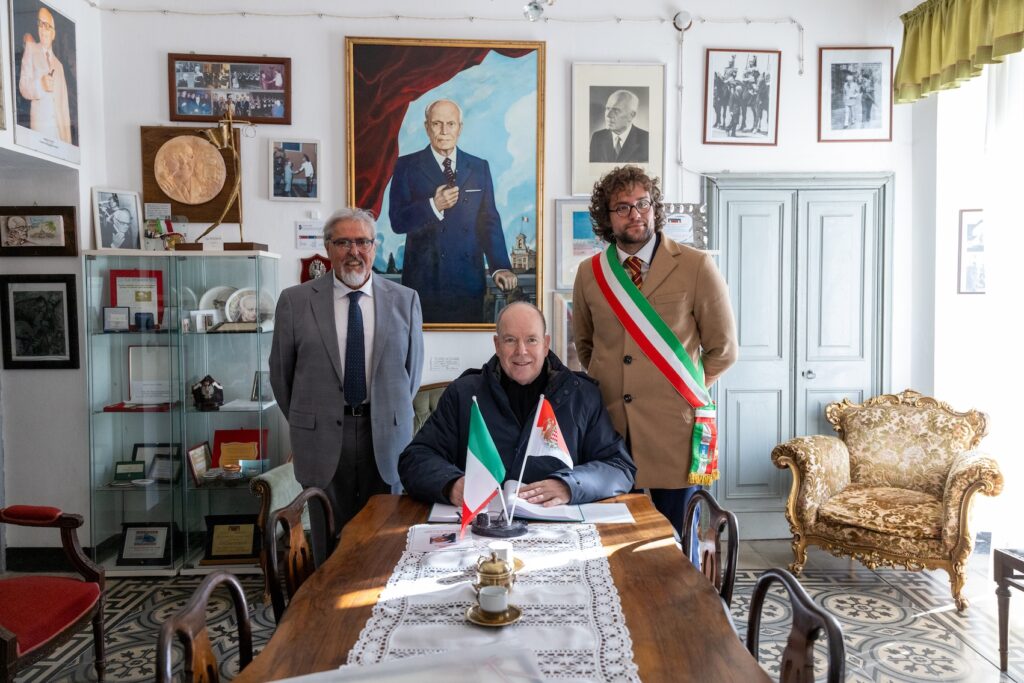 Il Principe Alberto II ha visitato la casa del Presidente Pertini con iil sindaco Andrea Castellini