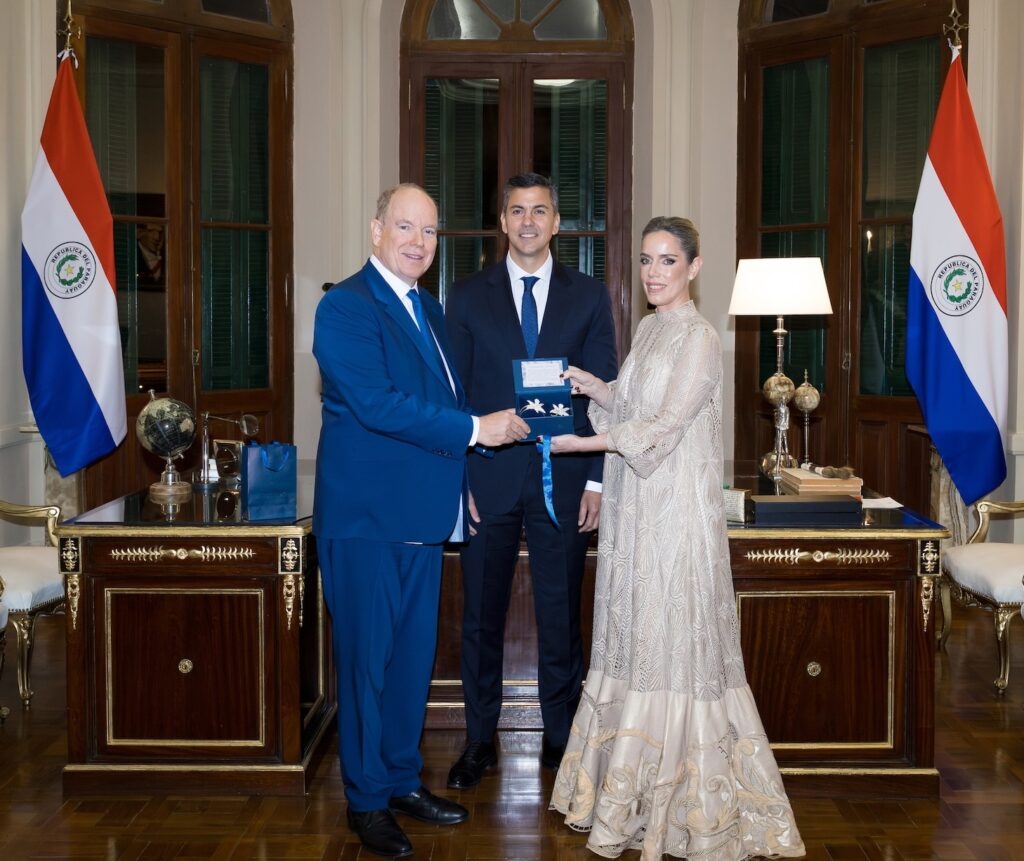 Il Principe Alberto II con il presidente Santiago Pēna e la moglie Leticia Ocampo