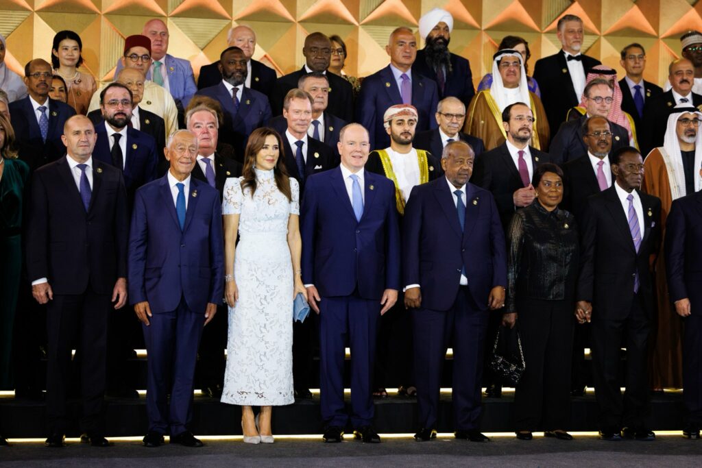 Il Sovrano di Monaco con gli altri Capi di Stato e di governo presenti per l'inaugrazione del GEM al Cairo, ft.©M.Alesi/PalaisPrincier
