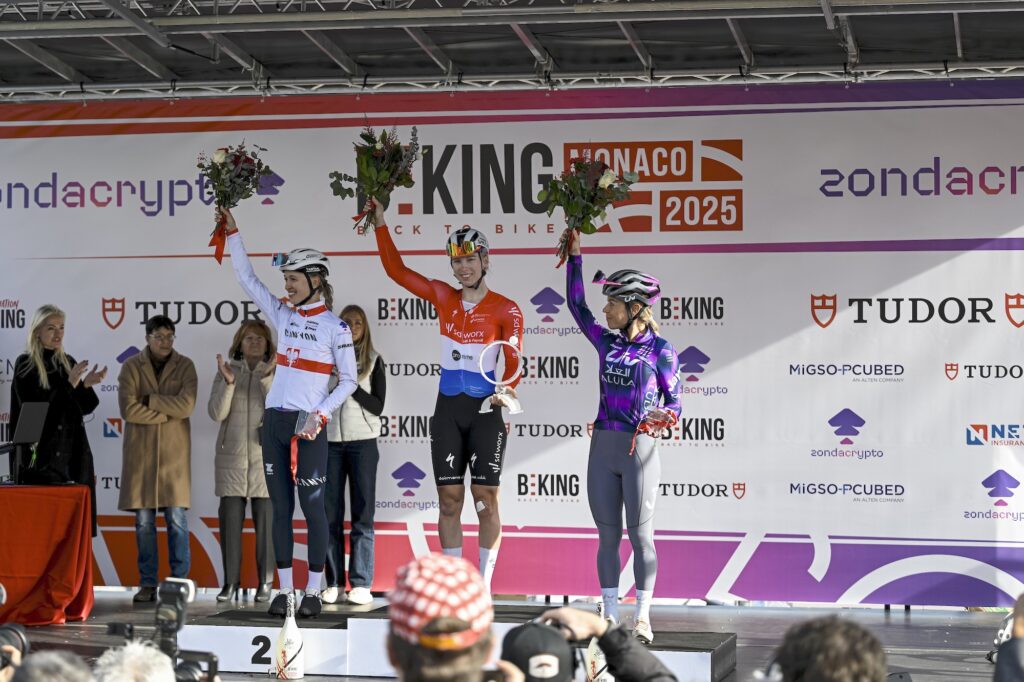Lorena Wiebes vince la gara femminile di Beking 2025