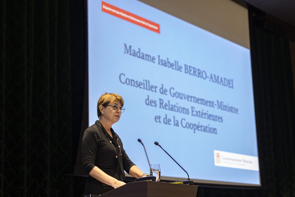 Isabelle Berro Amedeï Misitro degli Esteri e cooperazione ha riuniti a monaco i consoli onorari.