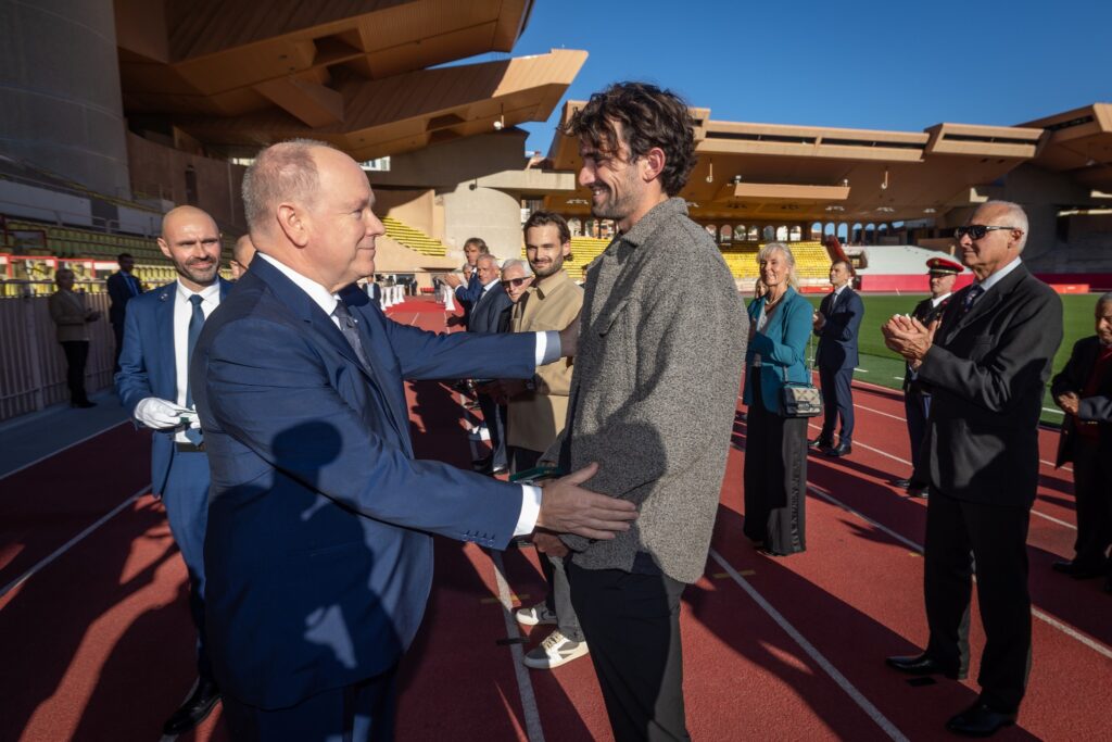  il tennista Valentin Vacherot ha ricevuto la medaglia dello sport dal Principe Alberto II