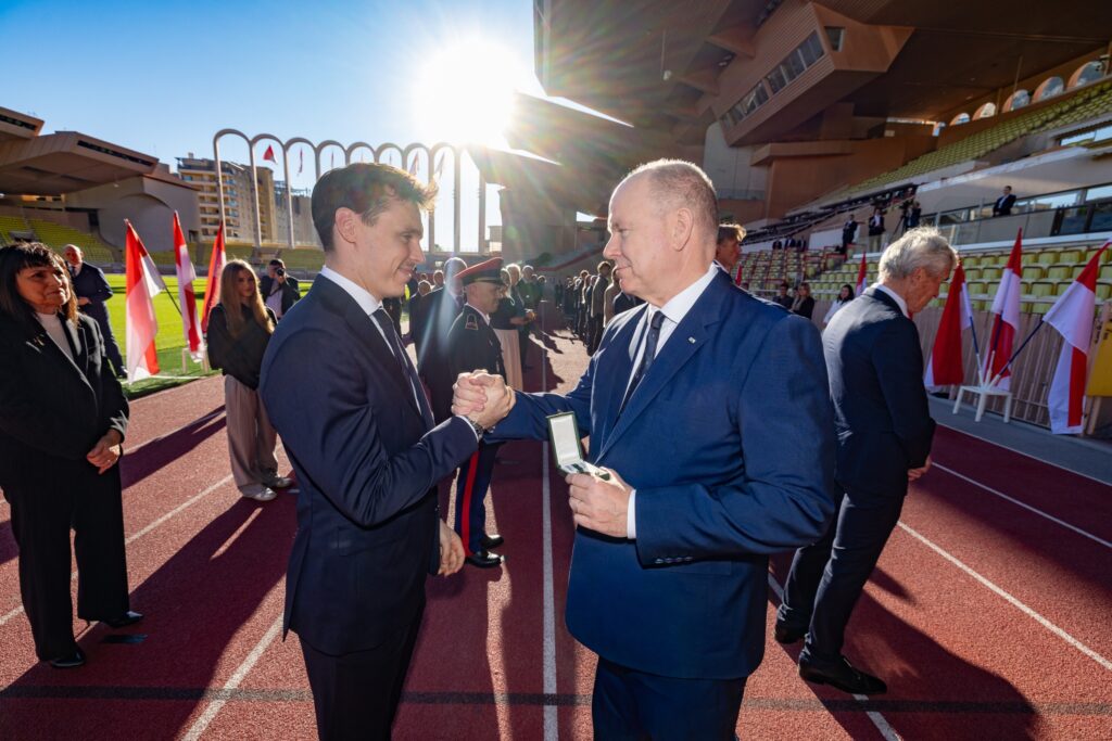 Louis Ducruet ha ricevuto una medaglia per l osport dallo zio, il Principe Alberto II