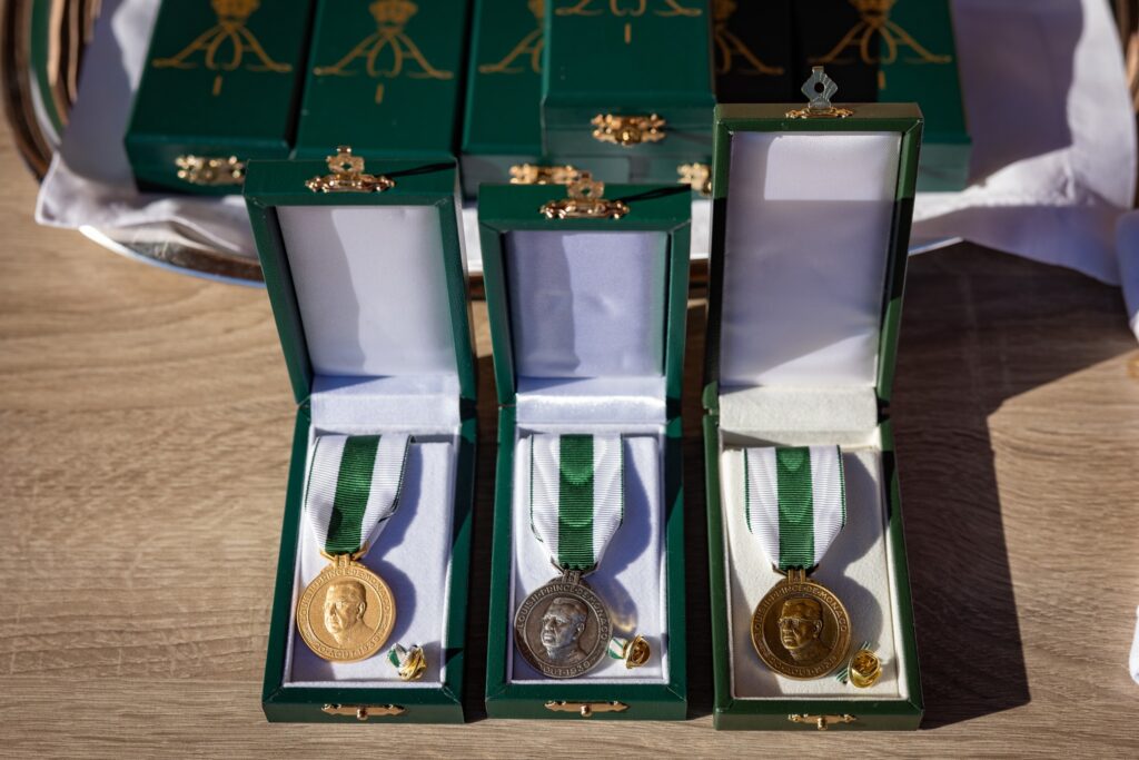 Le tre medaglie dello sport, in vermeil, argento e bronzo di Monaco