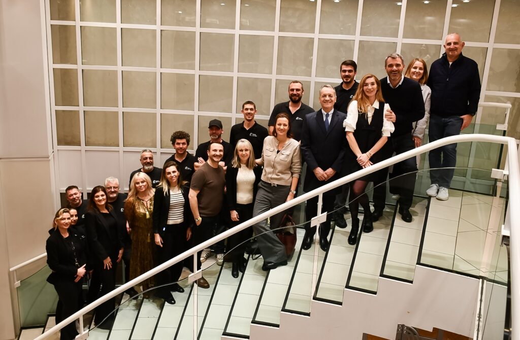 Ultima serata musicale all’Espace Léo Ferré con Génération 90-2000: prima dell’arrivo nel 2026 della nuova sala LIVE by Léo Ferré