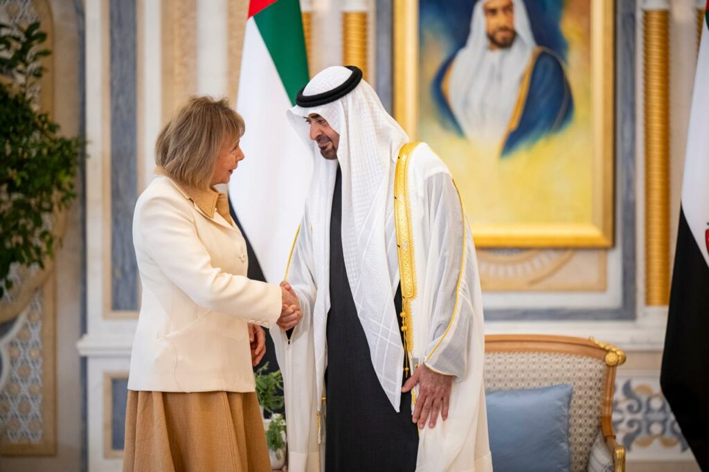 Evelyne Genta è il primo Ambasciatore Straordinario e Plenipotenziario del Principato di Monaco presso gli Emirati Arabi Uniti.