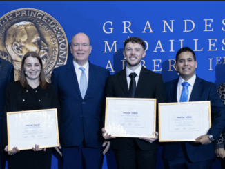Il Principe Alberto II consegna le Grandi Medaglie Albert I e i Premi di Tesi a quattro personalità e tre giovani ricercatori, nel corso di una cerimonia ospitata alla Maison de l’Océan di Parigi.