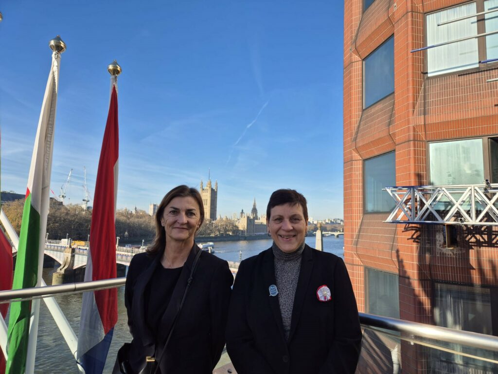 Isabelle Rosabrunetto, Direttore Generale del Dipartimento delle Relazioni Esterne e della Cooperazione e da Armelle Roudaut Lafon, Direttore degli Affari Marittimi. all'Assemblea dell'organizzazione Marittima Internazionale
