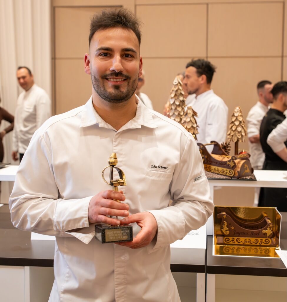 La bûche della Monte-Carlo SBM Melodie de Noël è il dolce per queste feste a Monte-Carlo