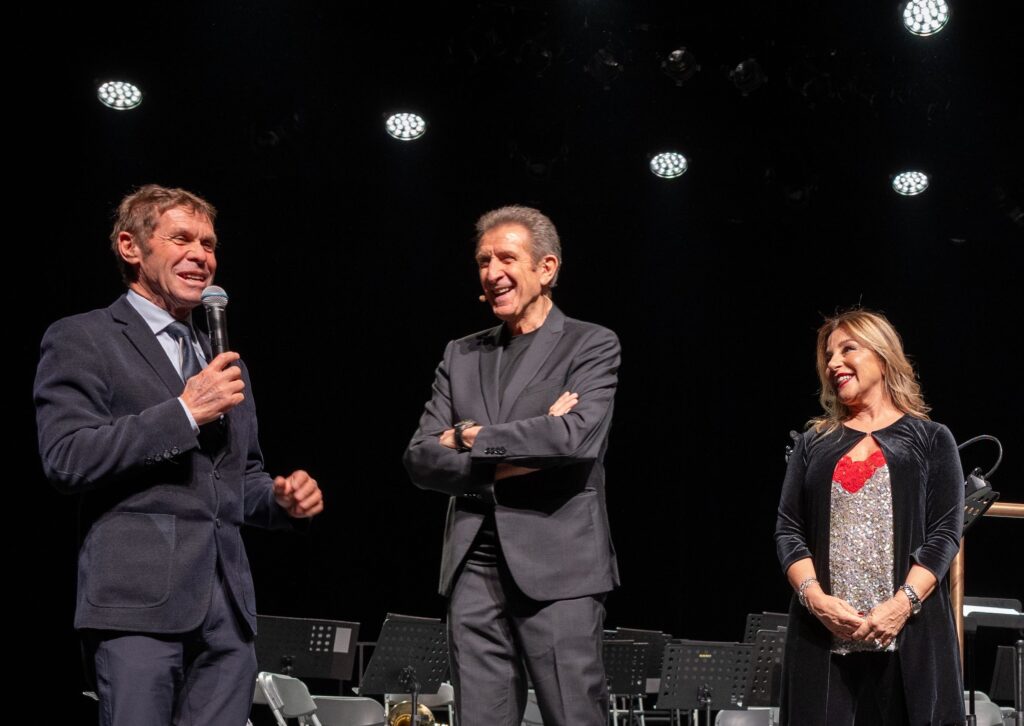 Agli Auguri del Com.It.Es.per le prossime feste, agli italiani , Ezio Greggio, Manuela Ruosi e Jacques Pastor