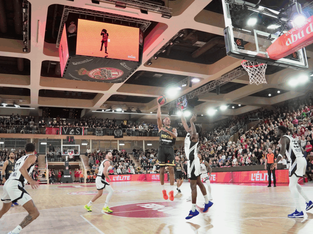 La Roca Team perde 84-82 contro la Virtus Bologna e scivola fuori dalla Top 6 di Eurolega. Ora due trasferte decisive contro Zalgiris e Bayern.