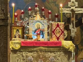 A Nizza, nella chiesa ortodossa russa di San Nicola, la consacrazione dell’icona di San Fëdor Ušakov diventa simbolo di fede, memoria storica e dialogo spirituale sul Mediterraneo.
