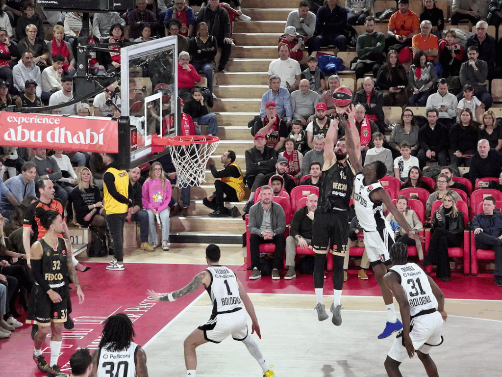 BASKET: LA VIRTUS BOLOGNA BATTE LA ROCA TEAM