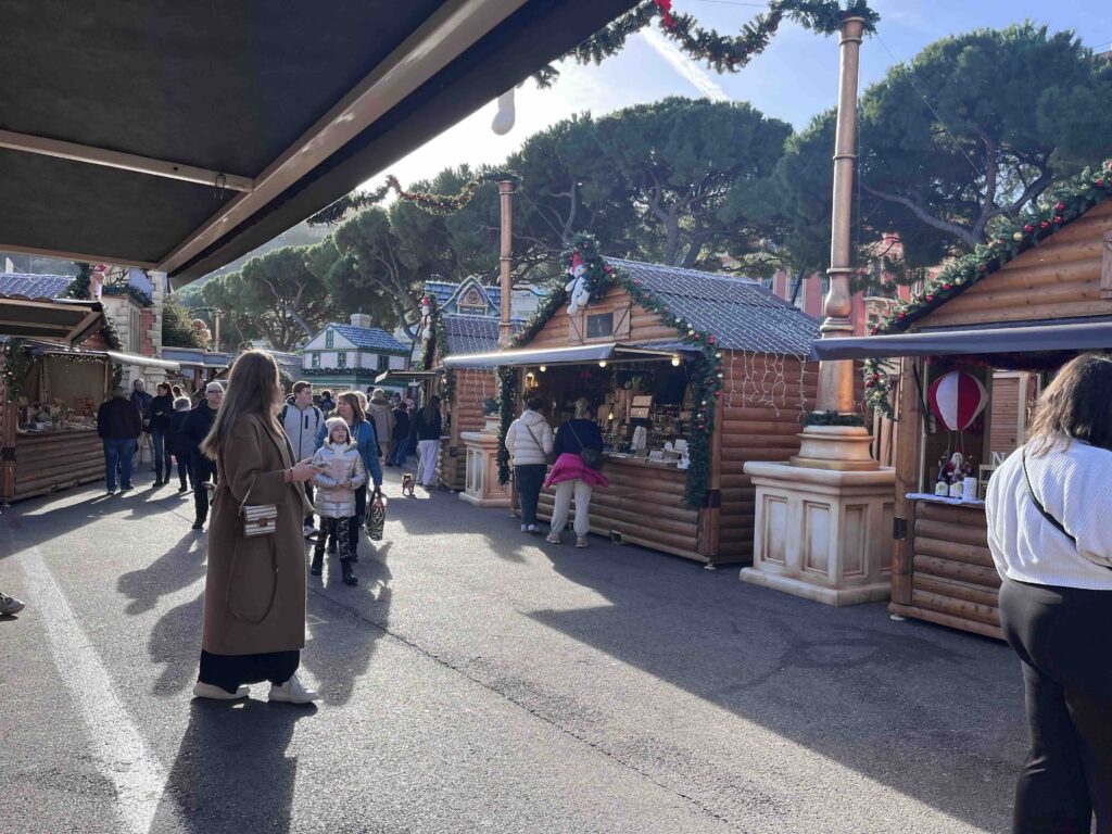 Chiude Il villaggio di Natale sul porto di Monaco