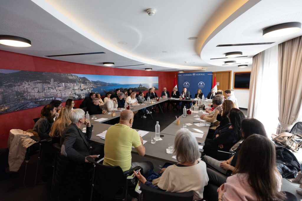 Incontro al Consiglio Nazionale con i commercianti del CCF: ascolto, accompagnamento personalizzato e impegno condiviso per tutelare attività e occupazione.